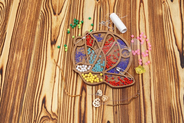 kolorowe nici i tamborek